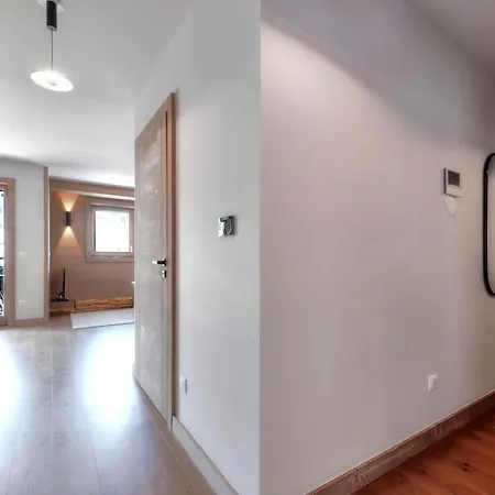 Stallion D15 * Megève